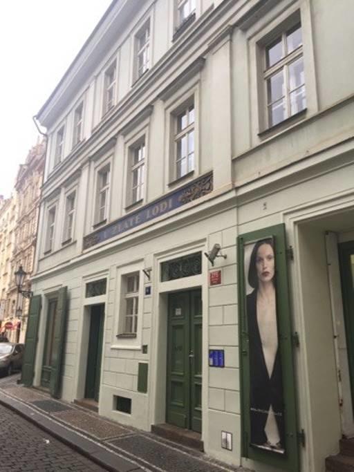 Quiet Apartment With Balcony Charles Bridge Prague Exterior photo